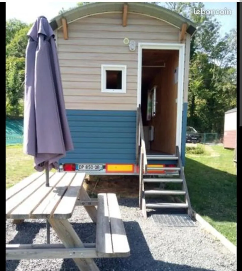 Logement Insolite Au Coeur De L'Auvergne Rochefort-Montagne 0*,