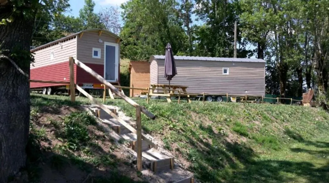 Logement Insolite Au Coeur De L'Auvergne Rochefort-Montagne